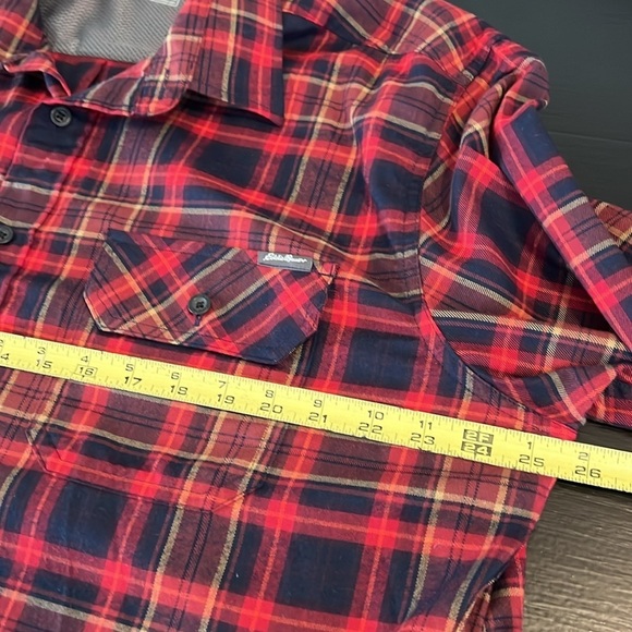 Eddie Bauer flannel new condition - Picture 4 of 5